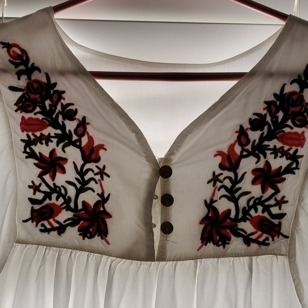 Clothes - Picture 2 of 4